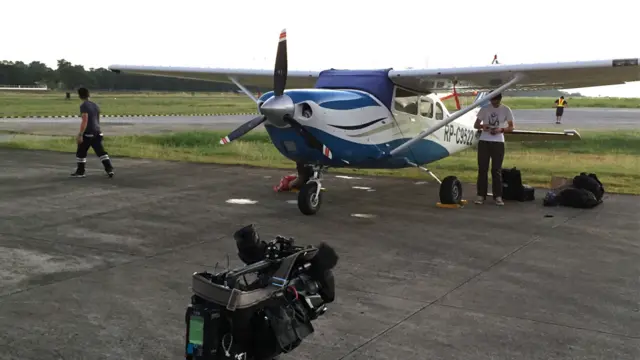 賽斯納206單發飛機在中業島上