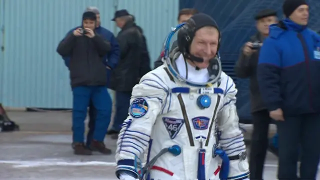 انطلق رائد الفضاء البريطاني تيم بيك إلى الفضاء في الخامس عشر من الشهر الجاري