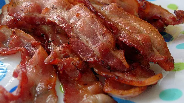 Bacon dan daging olahan disebut punya bahaya yang sama seperti rokok.