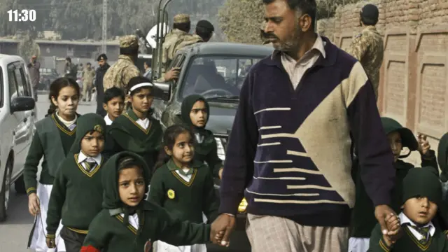 15 بچوں کو سکول سے بحفاظت نکال لیا گیا۔ دیگر بچے حملے کے بعد وقفے وقفے سے باہر نکلتے رہے۔ 