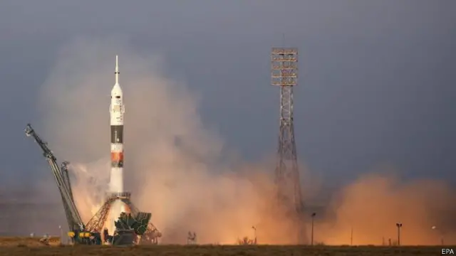 सोयुज अन्तरिक्ष यान जीएमटी ११:०३ मा उडेको थियो जहाँबाट १९६१ मा उडेका युरी गगारिन अन्तरिक्षमा पुग्ने पहिलो मानव बनेका थिए। 