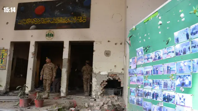 آئی ایس پی آر کے ڈائریکٹر جنرل میجر جنرل عاصم باجوہ نے ٹویٹ میں بتایا کہ سکول کے تین بلاک کلیئر کرا لیے گئے ہیں جبکہ دیگر بلاکس کو کلیئر کرانے کے لیے آپریشن جاری ہے۔