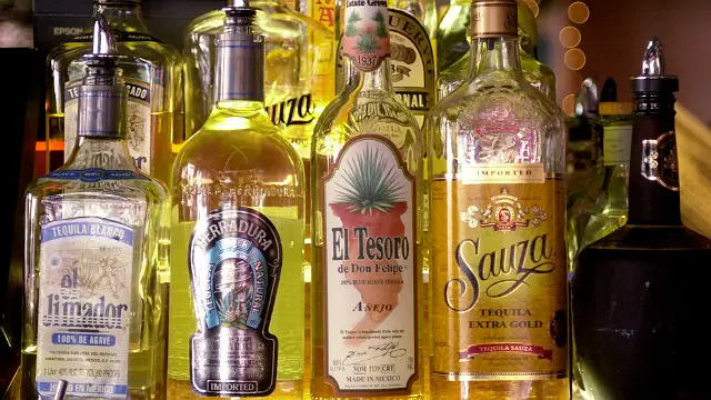 کشی نگر ضلع میں دیسی کی 194، انگریزی کی 67 اور بیئر کی 80 دکانیں ہیں