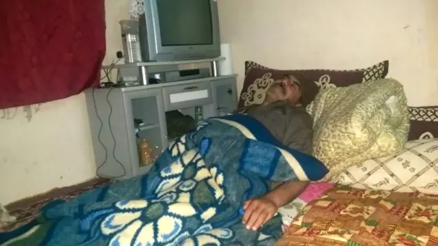 Temer Sönmez şeker hastalığından dolayı görme yetisini kaybetmiş, iç organları zarar görmüş.