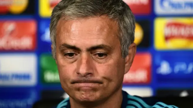 Ông Jose Mourinho bị CLB Chelsea sa thải.
