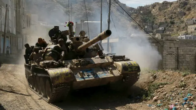 يتهم كل جانب في الصراع اليمني الطرف الآخر بانتهاك وقف إطلاق النار.