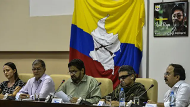 Negociadores de las FARC en una rueda de prensa