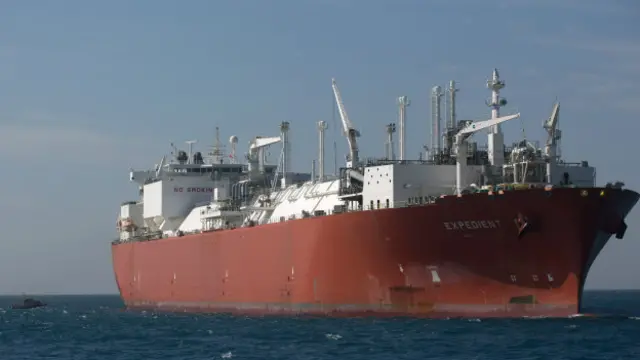 İsrail çıkardığı doğalgazı boru hatlarıyla değil, sıvılaştırılmış doğalgaz (LNG) olarak tankerlerle ihraç edebiliyor.