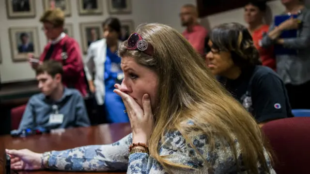 Melissa Mays, demandante