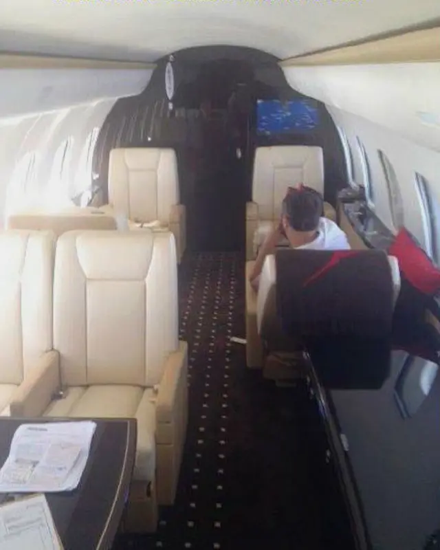 Салон самолета, в котором везли Селезнева