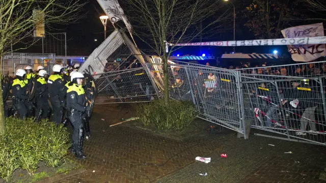 волнения в нидерландах