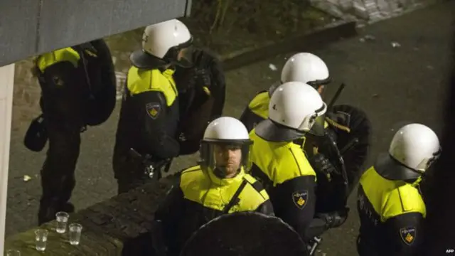 волнения в нидерландах