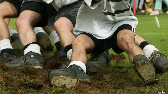 Pilih mana? Tidak dipercaya oleh bos atau tidak dipercaya oleh rekan sesama tim?