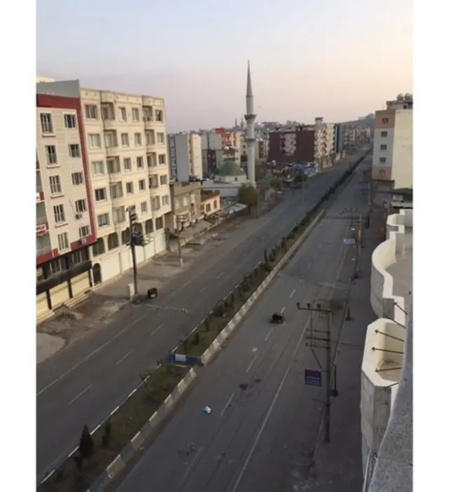 Cizre'de boş sokaklar