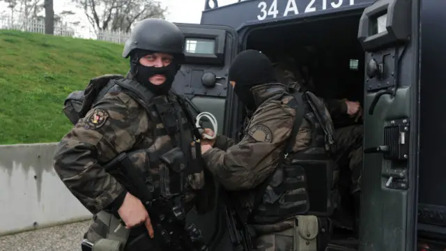 По данным турецких властей, 99 россиян были задержаны в 2015 году при попытке вступить в ряды ИГ