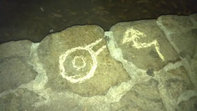 Mã hiệu hoboglyphs’ giúp cung cấp thông tin cho những nhân công liên tục phải di chuyển hay những người vô gia cư về chất lượng nguồn nước ở gần, hoặc cho biết thông tin về cảnh sát