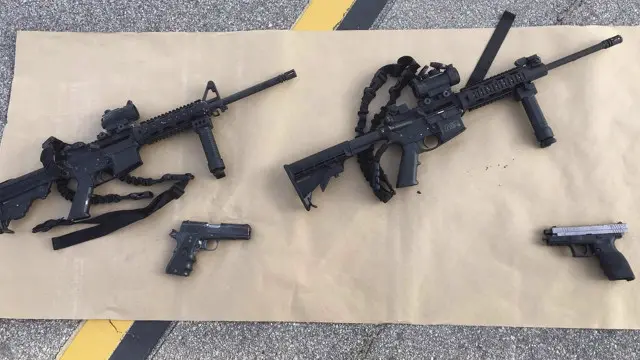 執法部門展示的加州槍擊案槍械