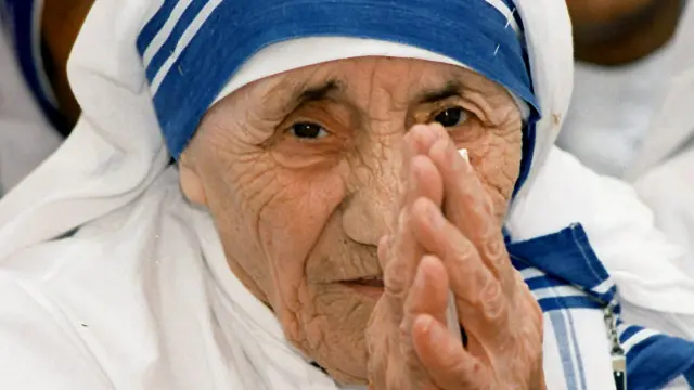 Католикларга кўра, Тереза Она ҳақига дуо қилганлар гуноҳдан ҳам, дарддан ҳам қутуладилар. 