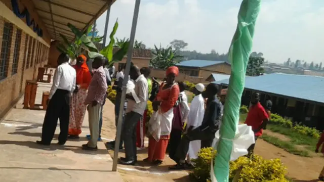 Abaturage b'i Rubavu bazindutse cyane kugira ngo bajye mu mirimo yabo