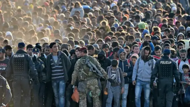 Günde ortalama 4600 kişi evini terketmek zorunda kalıyor.