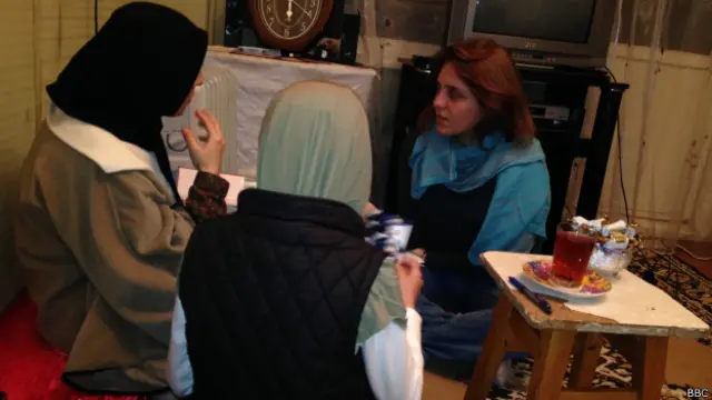 Sahib Şahmarovun ailəsi hakimiyyətin onlarla maraqlanmamasından şikayətçidir.