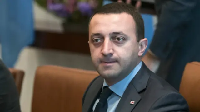 Qaribaşvilinin sözlərinə görə, Aİ-nin qərarı Gürcüstanın inkişafında yeni mərhələnin başlanğıcı deməkdir. 