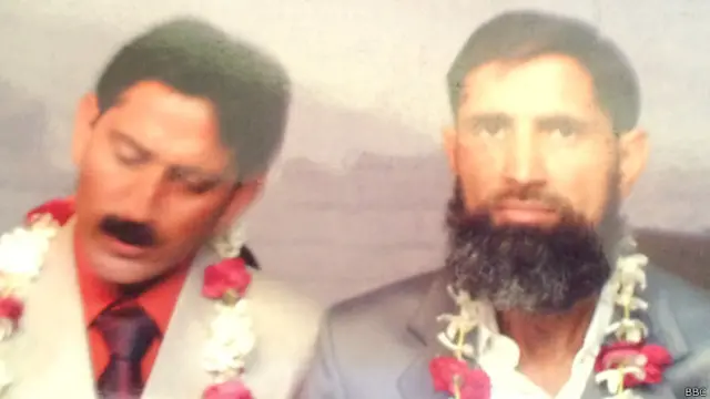 صادق اپنے بھائی آصف کے ساتھ