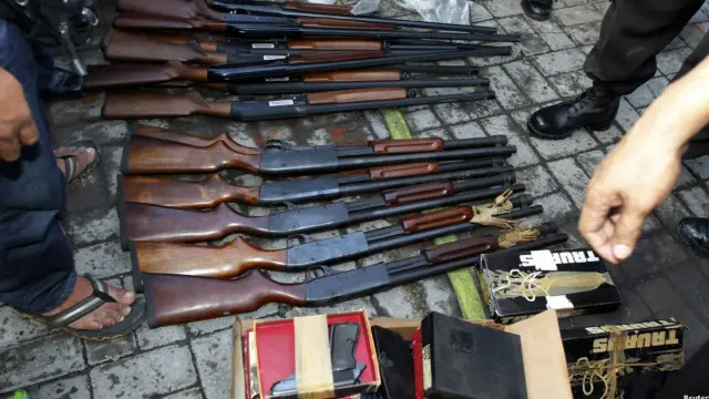 Sejumlah senjata api disita dari dalam Lembaga Pemasyarakatan Kerobokan saat kericuhan pada 2012 lalu.