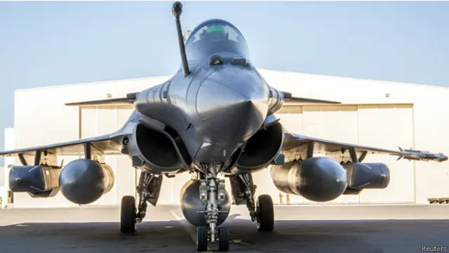 مقاتلة فرنسية من طراز رافال