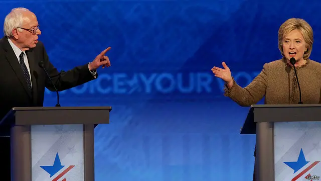 Tuy có sự tham gia của Cựu thống đốc bang Maryland, Martin O'Malley, nhưng ông Sander và bà Clinton đóng vai trò chính trong cuộc tranh luận tổ chức tại Manchester, New Hampshire