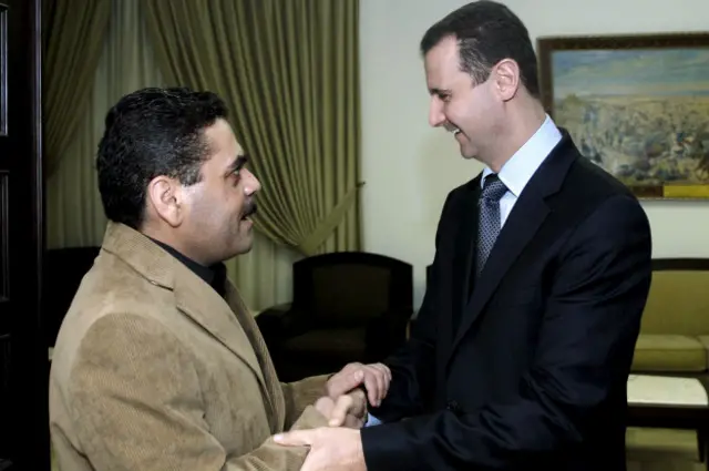 Кантар жил в пригороде Джарамана, населенном преимущественно теми, кто поддерживает Башара Асада