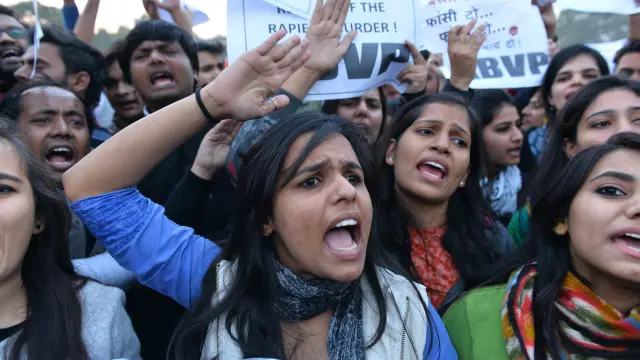 دہلی میں خواتین نے اس کی رہائی کے خلاف مظاہرے کیے اور خواتین کمیشن کی صدر نے اس کے خلاف سپریم کورٹ میں عرضی بھی داخل کی