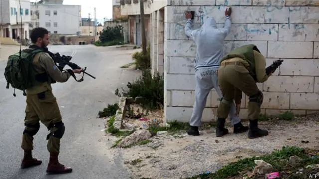 عبرت الامم المتحدة عن قلقها ازاء عمليات الطعن التي يقوم بها فلسطينيون والرد الاسرائيلي "غير المتناسب" عليها