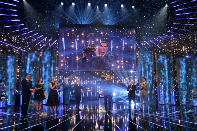 安迪·穆雷上台領獎。