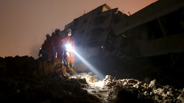 Пошуки ще 91 людини тривають