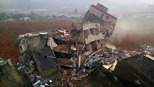 事故发生在周日(20日)上午,泥石大面积塌方,导致光明新区恒泰裕工业园区33多幢楼房坍塌或受损,附近“西气东输”管道发生爆炸。