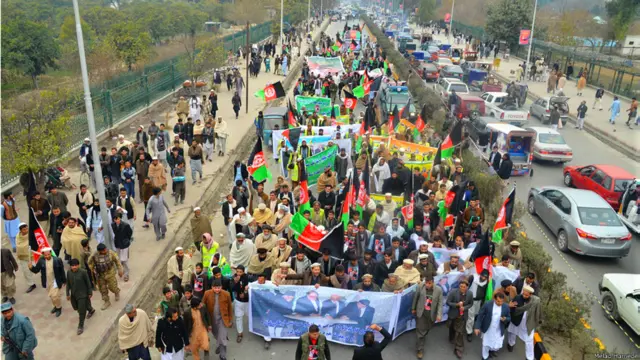 د افغانستان ختیځ ننګرهار ولایت کې سلګونو ځوانانو او مدني فعالانو د تاپي پروژې په ملاتړ لاریون وکړ. 