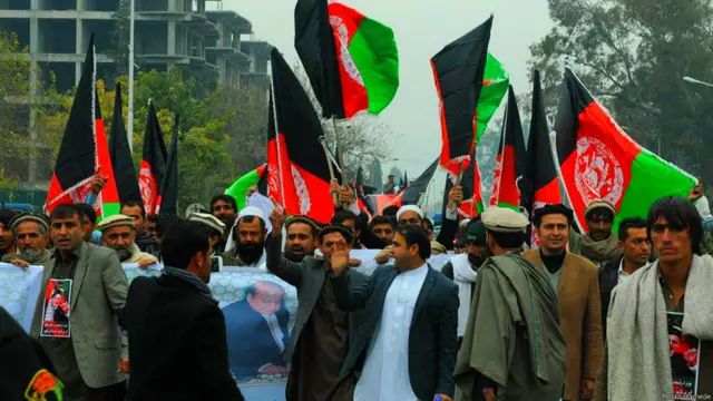 لاریون د جلال آباد ښار په منځ کې پیل شو. 