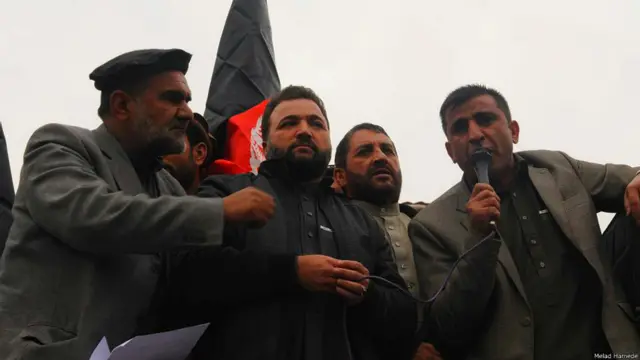 په دې لاریون کې ځینو چارواکو او د ننګرهار والي او مرستیال یې هم ګډون کړی و. 