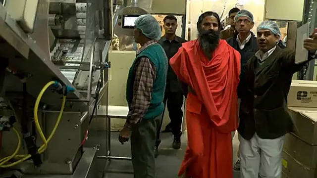 بابا رام دیو اور ان کے ساتھی اچاریہ بالکرشنہ نے اپنی کمپنی کو 10 سال قبل شروع کیا تھا