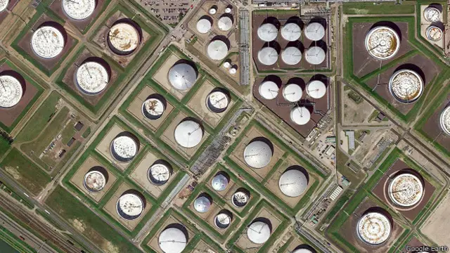 Нефтеналивной терминал Maatschap Europoort в Роттердаме