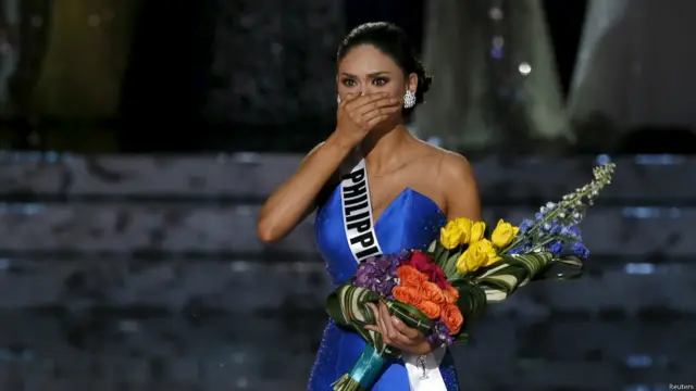 جبکہ جرمنی اور فلپائن کی اداکارہ پیا الونزو نے اس غلطی کو اپنے انداز میں لیا تاہم وہ اس غلطی پر اپنی حیرانی اور خوشی کو نہ چھپا سکیں۔