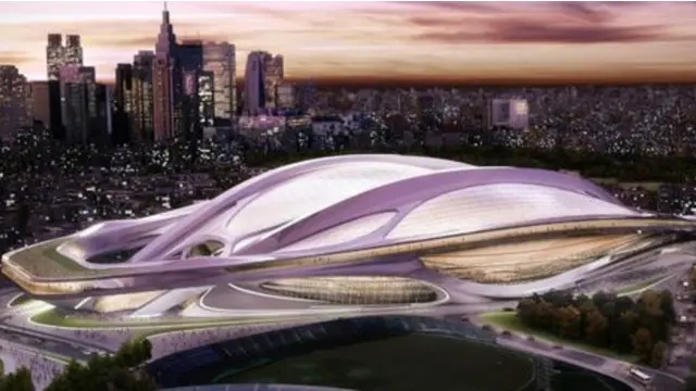 زہا حدید کا ڈیزائن ایک بڑی بائیسکل اور ہیلمٹ یا ایک خلائی جہاز سے مشابہت رکھتا ہے