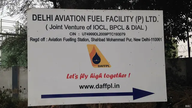 हादसे से कुछ ही दुरी पर तेल भंडार.