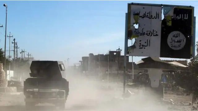 Irak güçleri Ramadi kentinin içinde ilerlediklerini bildiriyor