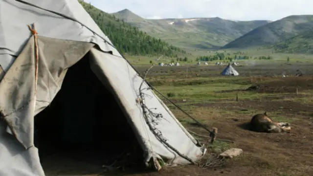 圓錐形帳篷的入口(圖片來源:Anna Kaminski)