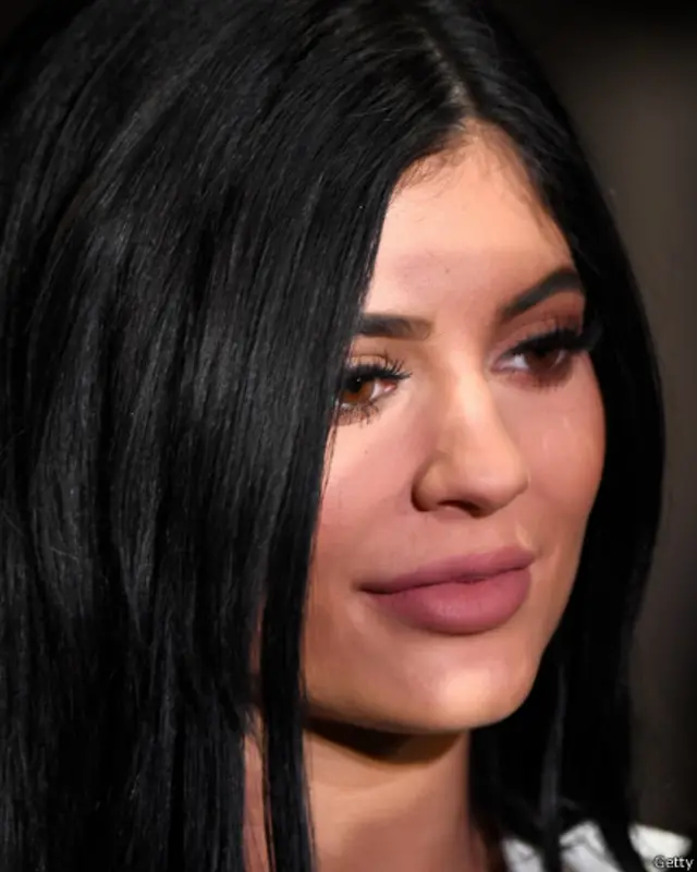 Los rumores decían que Kylie Jenner logró agrandar sus labios con un succionador.