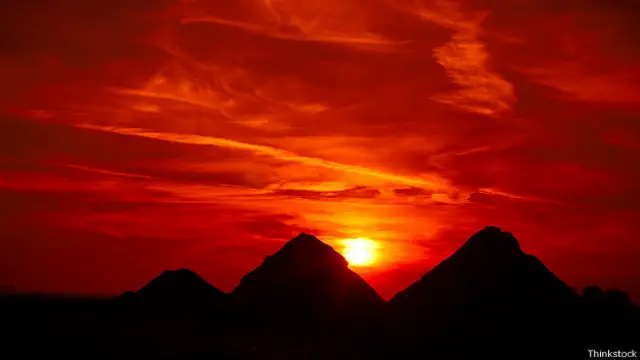 Пирамиды на закате