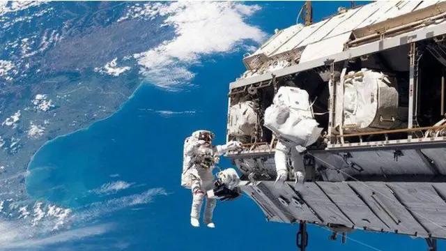 Выход в открытый космос