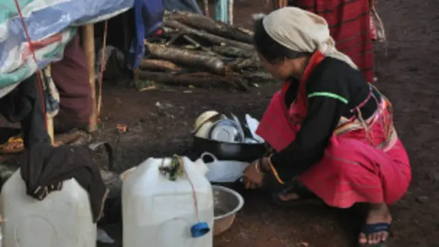 ရာသီဥတုဆိုးရွားတဲ့ဒဏ် ဒုက္ခသည်တွေခံစားနေရ